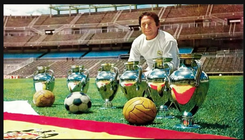 Đội hình Real Madrid mạnh nhất - Tiền vệ Francisco Gento